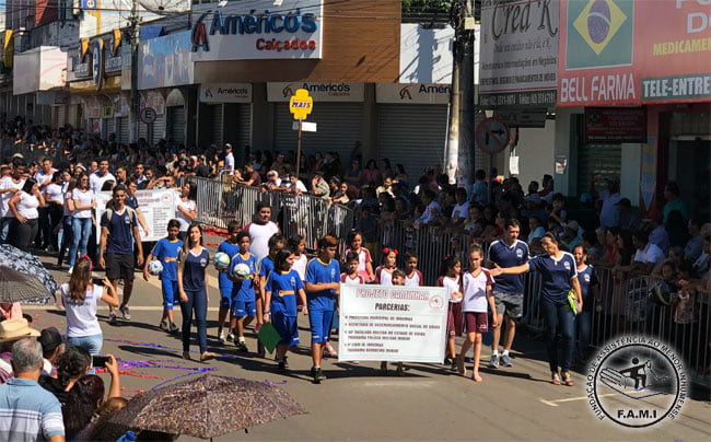 FAMI marca presença no desfile cívico que celebrou os 88 anos de Inhumas