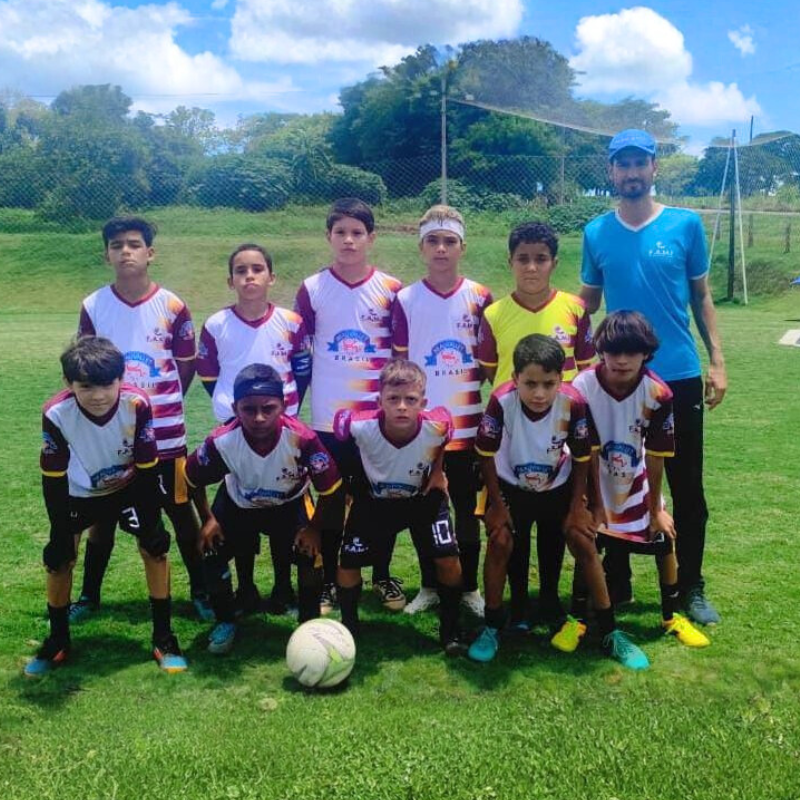 EQUIPES DO SUB 11  E SUB-13 DO PROGRAMA CAMINHAR FORAM VICE CAMPEÕES DE FUTEBOL
